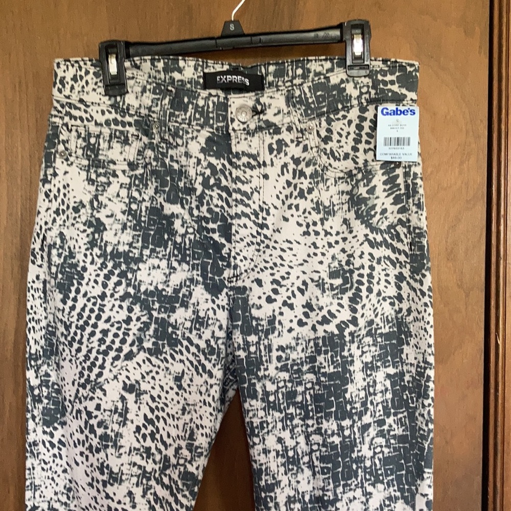 Express high rise skinny stretch jean with abstract animal print like size 12 - Picture 7 of 16